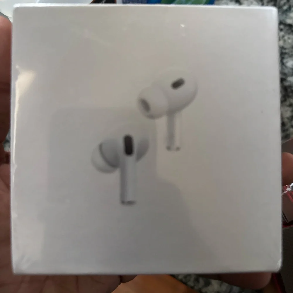 Apple White Wireless Earbuds with Charging Case